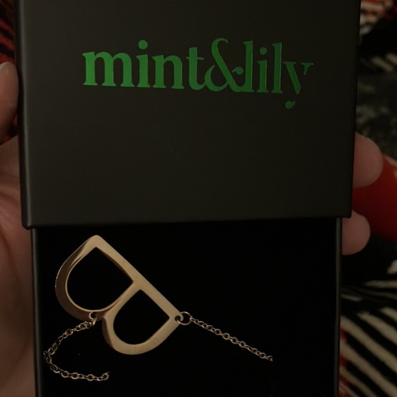 Mint & Lilly Statement Initial (B) Necklace - Picture 3 of 3